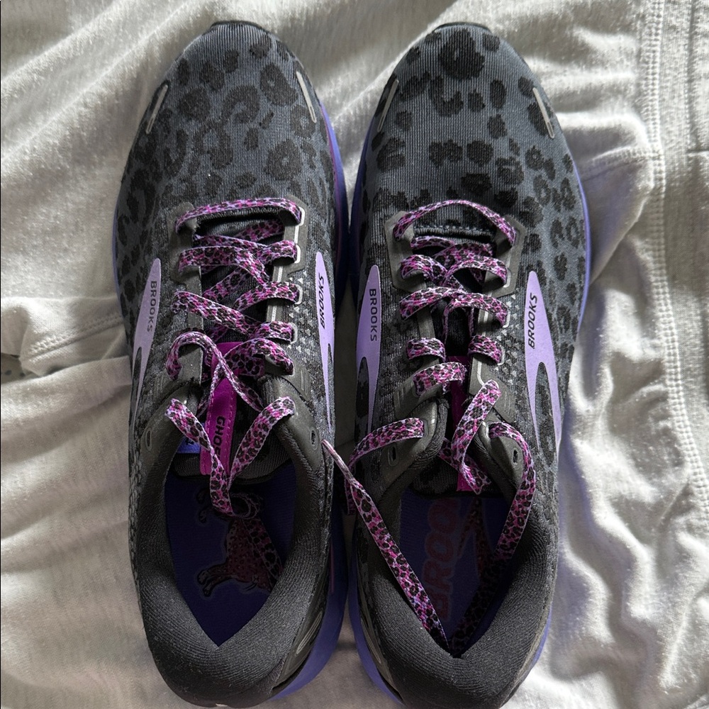 Brooks Women's Black and Purple Leopard Athletic Shoes NEVER WORN.